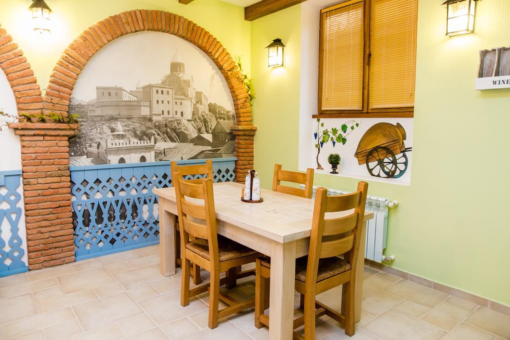 טביליסי Metekhi'S Galavani Hotel מראה חיצוני תמונה