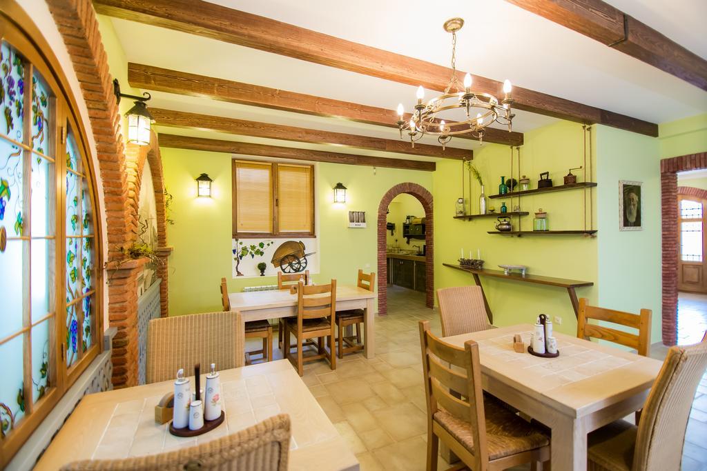 טביליסי Metekhi'S Galavani Hotel מראה חיצוני תמונה