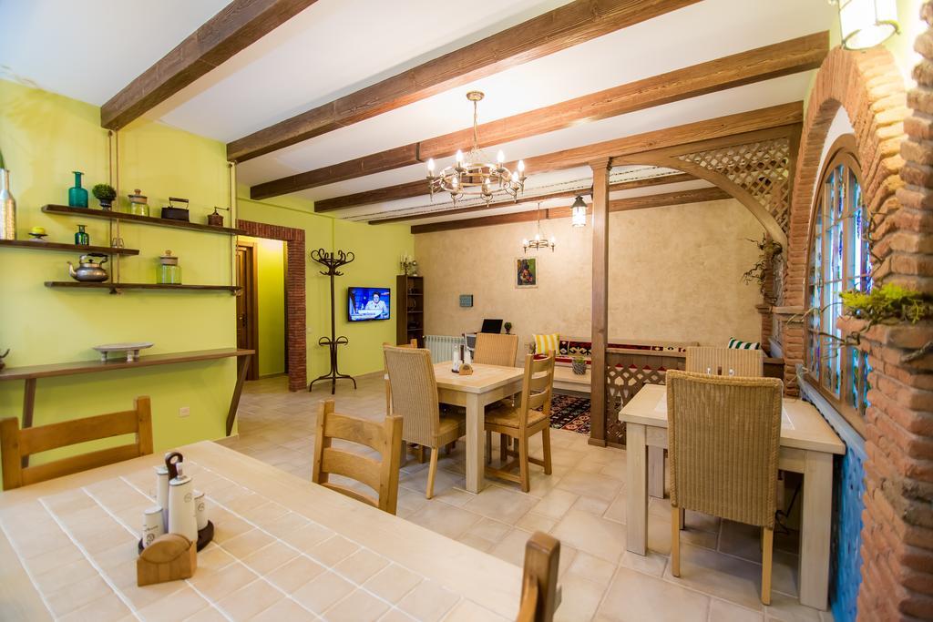 טביליסי Metekhi'S Galavani Hotel מראה חיצוני תמונה