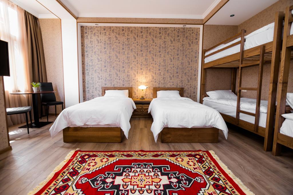טביליסי Metekhi'S Galavani Hotel מראה חיצוני תמונה