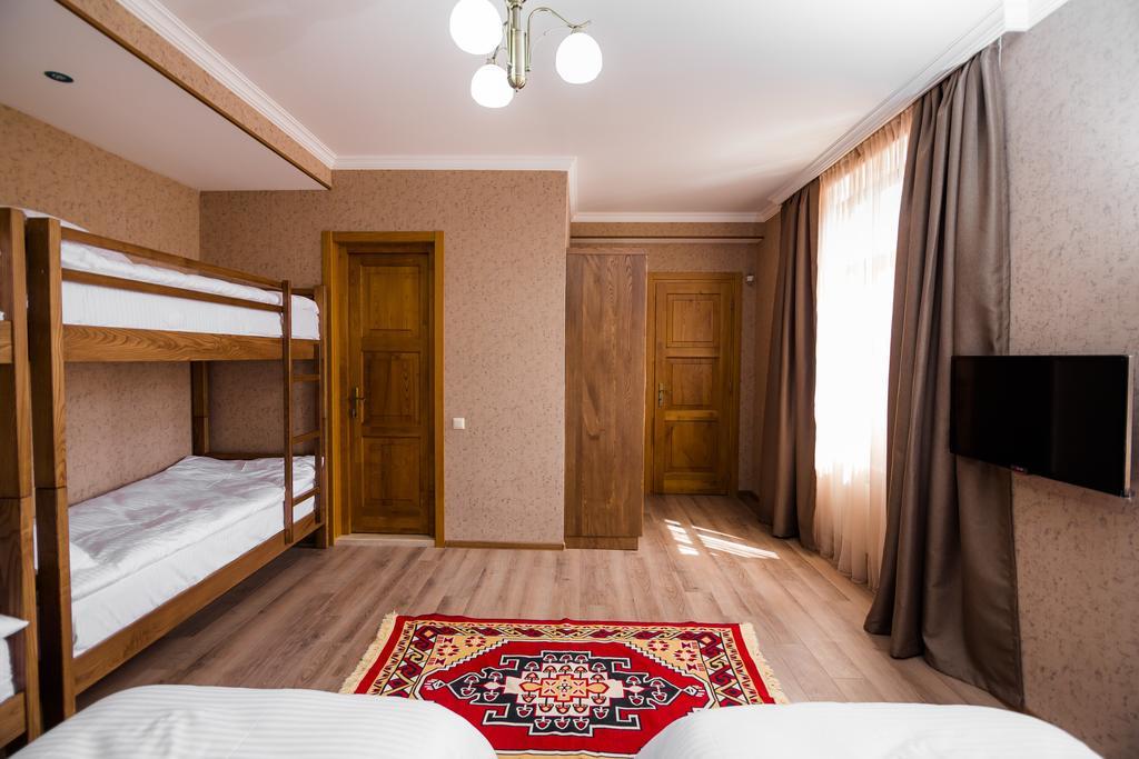 טביליסי Metekhi'S Galavani Hotel מראה חיצוני תמונה