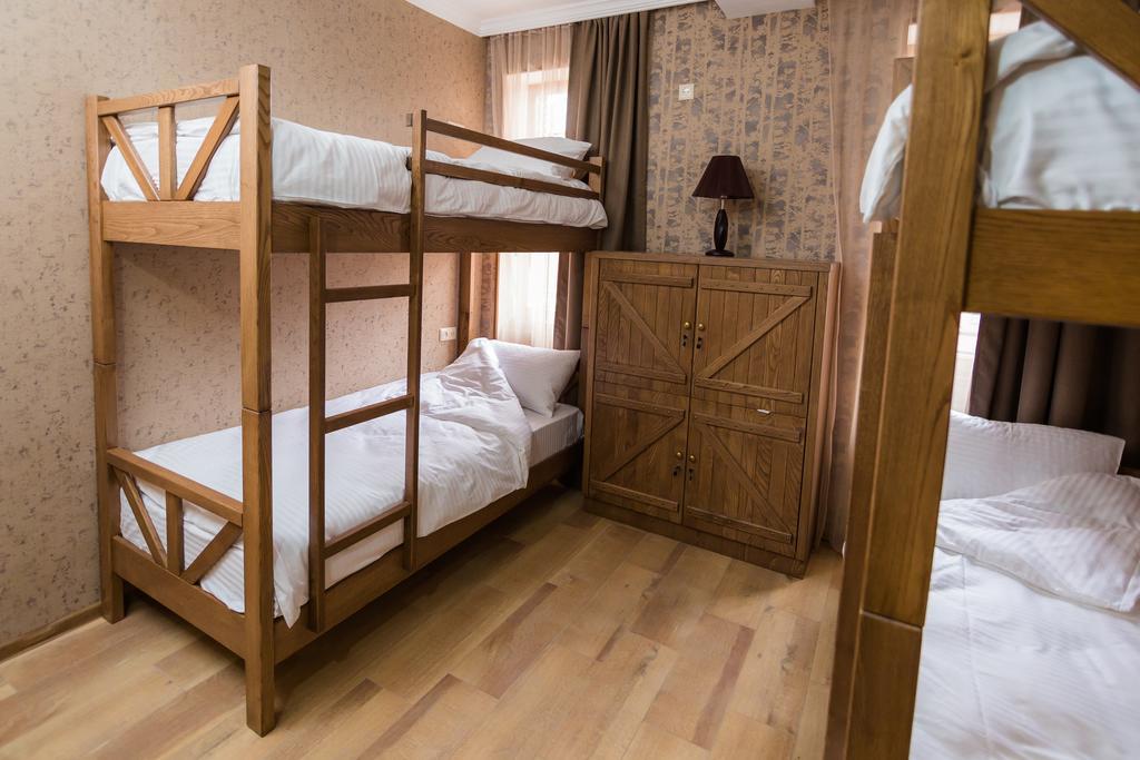 טביליסי Metekhi'S Galavani Hotel מראה חיצוני תמונה