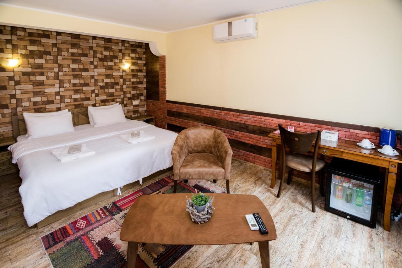טביליסי Metekhi'S Galavani Hotel מראה חיצוני תמונה