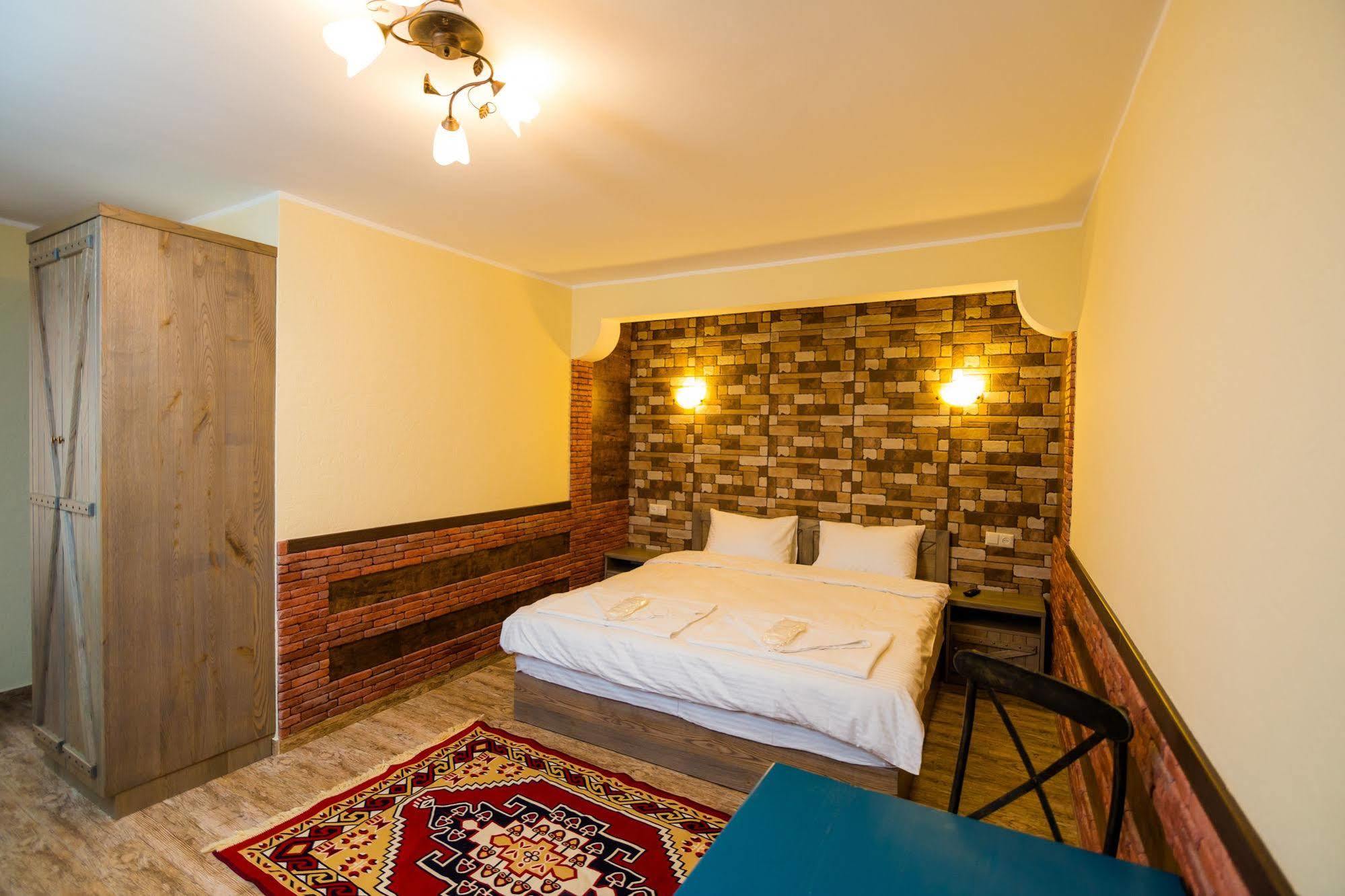 טביליסי Metekhi'S Galavani Hotel מראה חיצוני תמונה